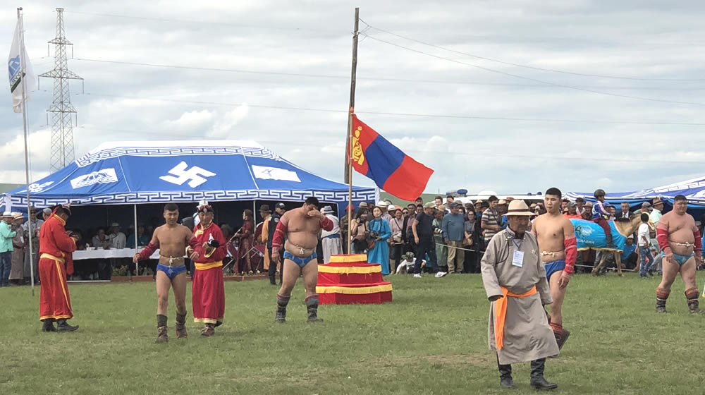 モンゴルのお祭り・モンゴル相撲